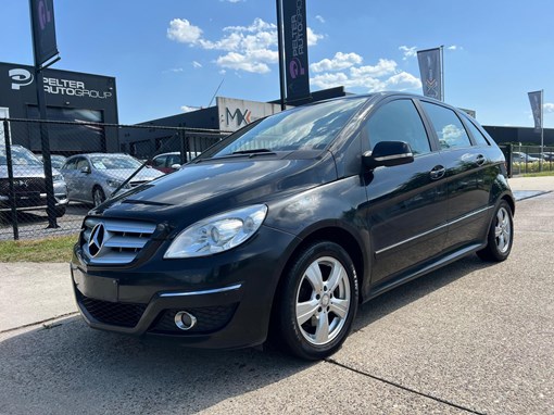 Mercedes-Benz B 180