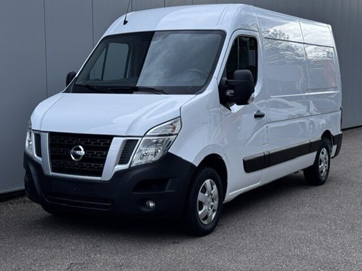 Nissan NV400